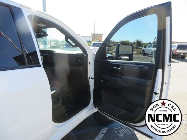 Used 2025 White GMC AT4 image 53