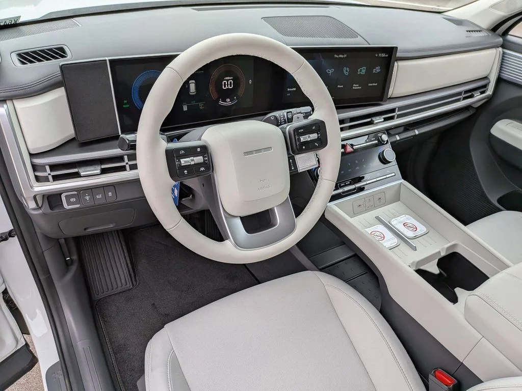 New 2026 White Hyundai SE image 10