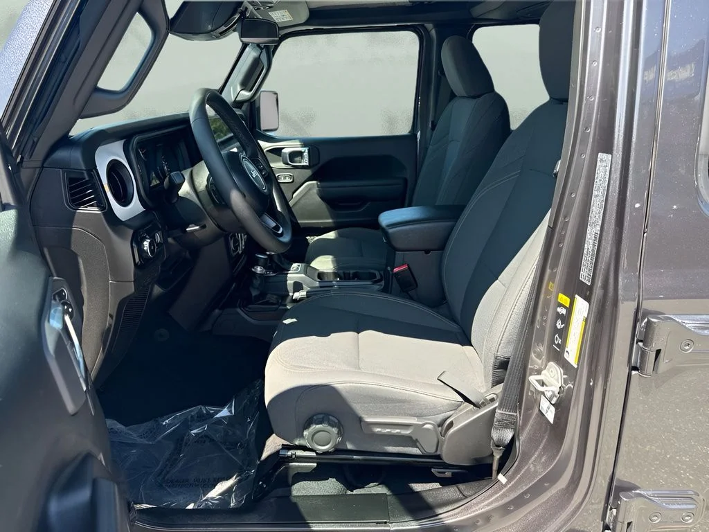 Used 2025 Gray Jeep Sport S image 5