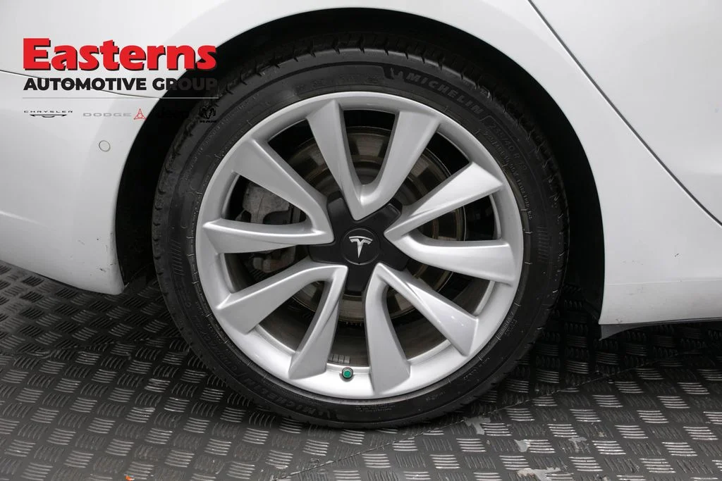 Used 2019 White Tesla Standard Range Plus image 25