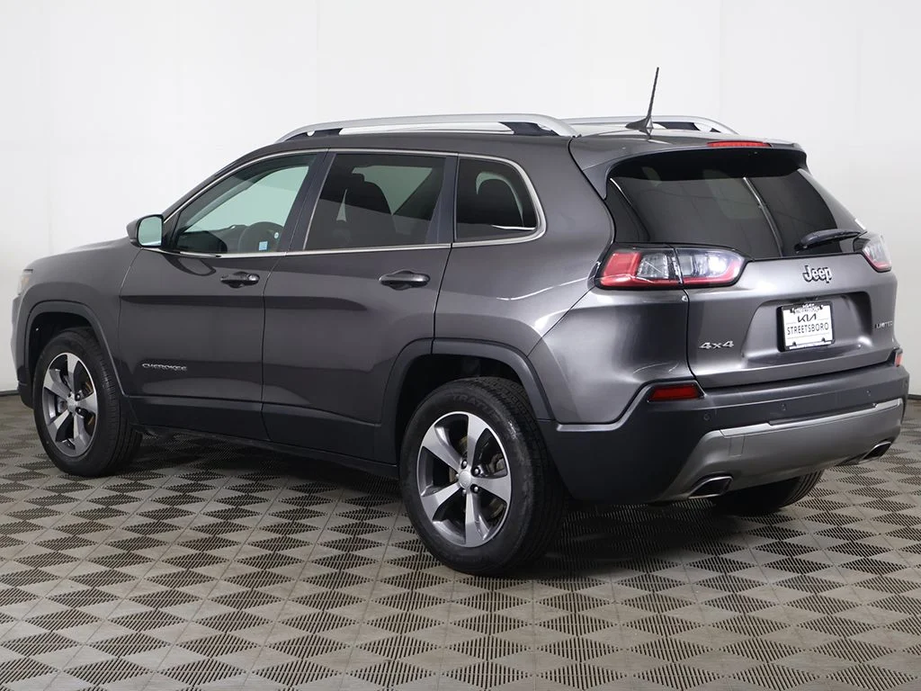 Used 2019 Gray Jeep Limited image 9