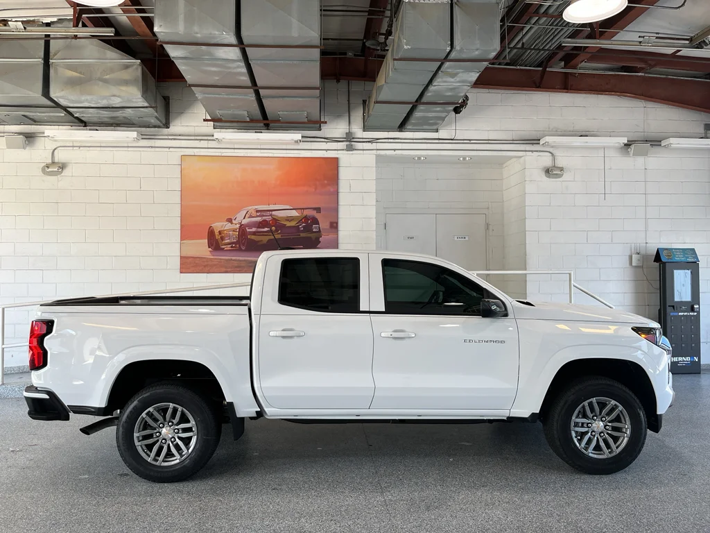New 2026 Summit White Chevrolet LT image 10