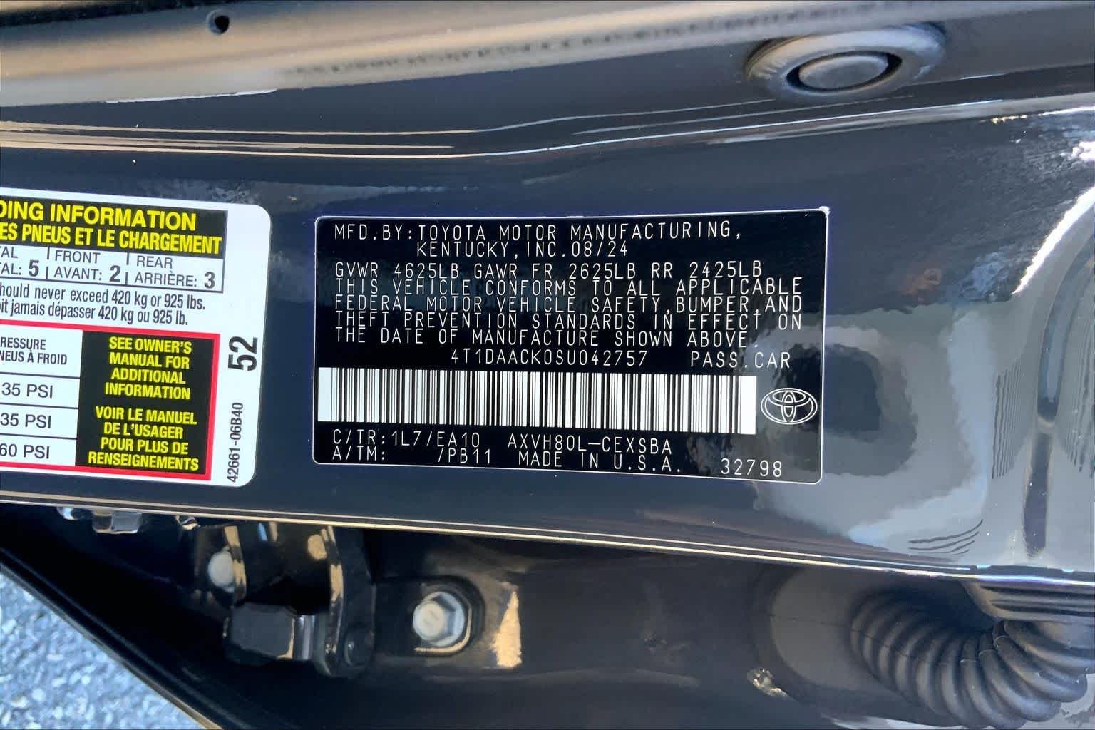 Used 2025 Underground Toyota SE image 29