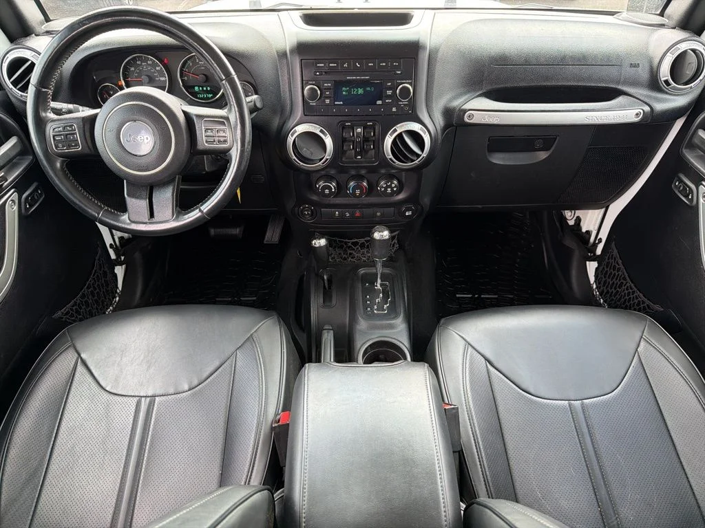Used 2015 White Jeep Unlimited Sahara image 20