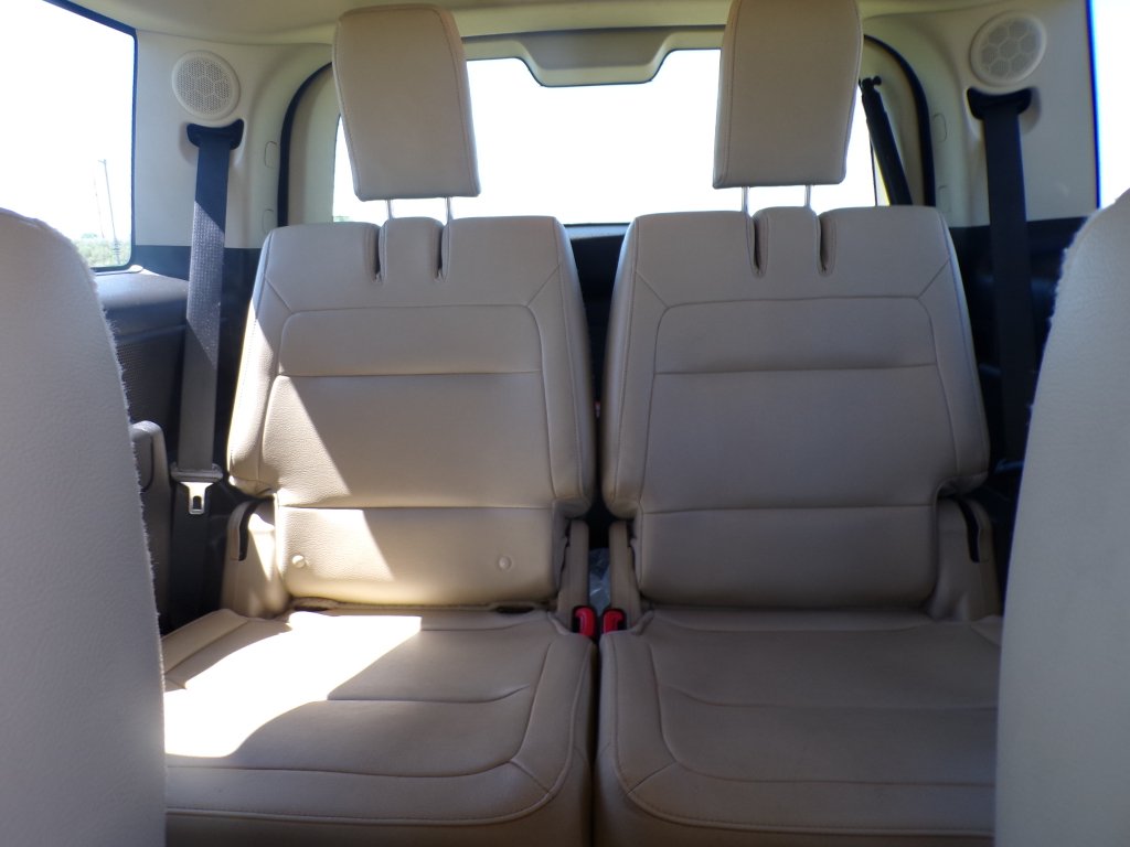 Used 2016 Too Good To Be Blue Metallic Ford Limited image 12