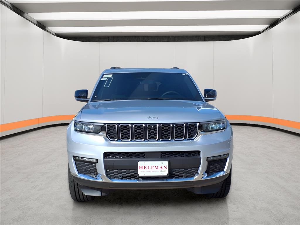 New 2025 Silver Zynith Exterior Paint Jeep Limited image 2