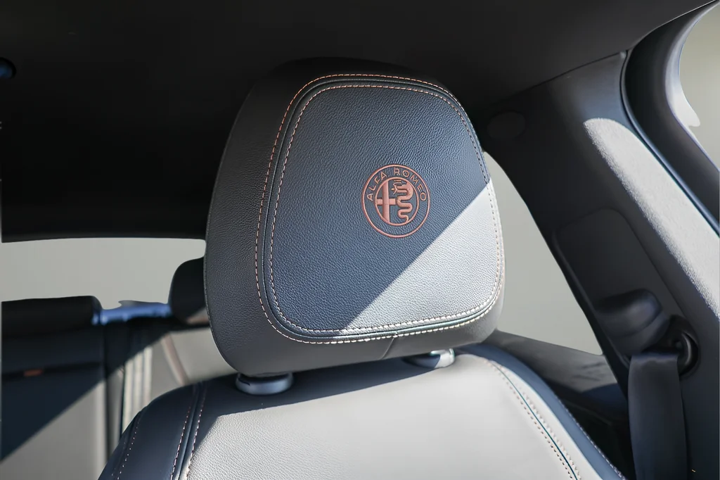 2025 Alfa Romeo Stelvio Intensa - Photo 10