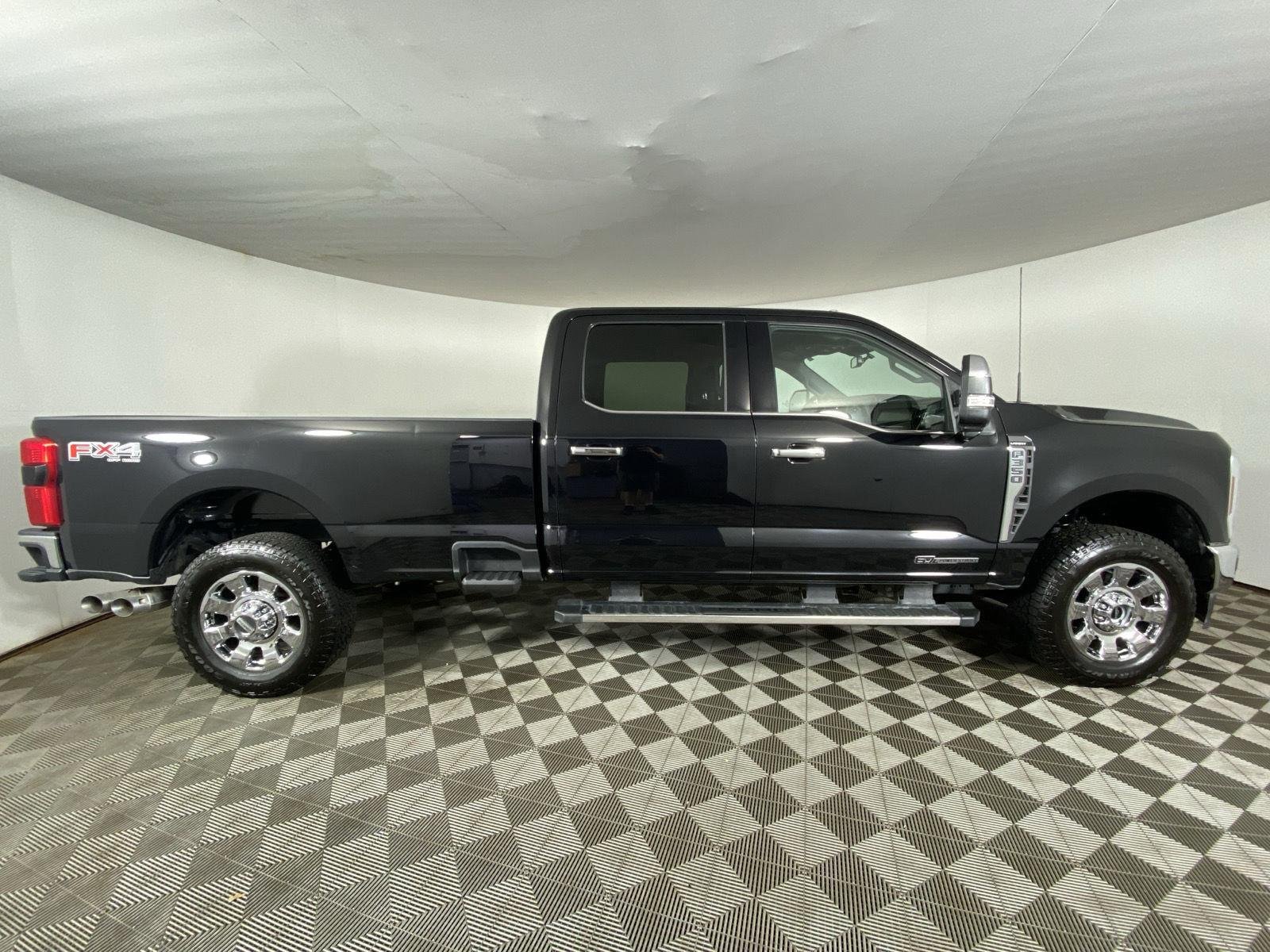 Used 2024 Agate Black Ford LARIAT image 8