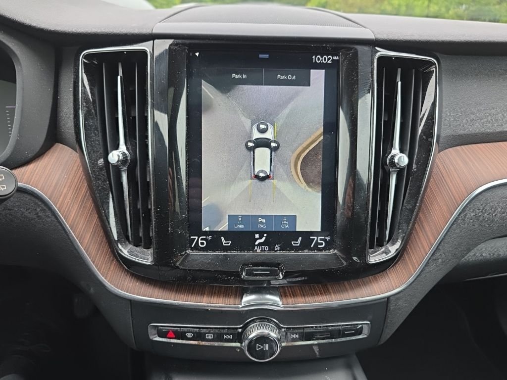 Used 2019 White Volvo T5 Momentum image 20
