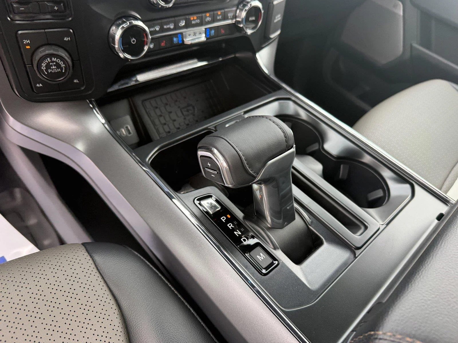 New 2026 Agate Black Metallic Ford Lariat® image 20