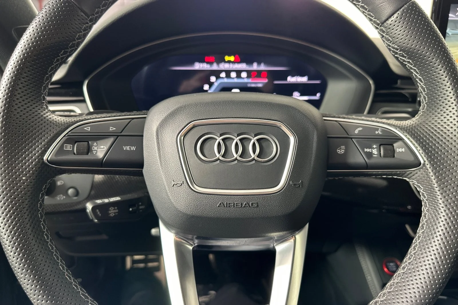 Used 2023 Daytona Gray Pearl Effect Audi Premium Plus 3.0 TFSI quattro image 23