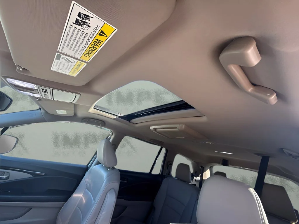 Used 2017  Honda Touring image 10