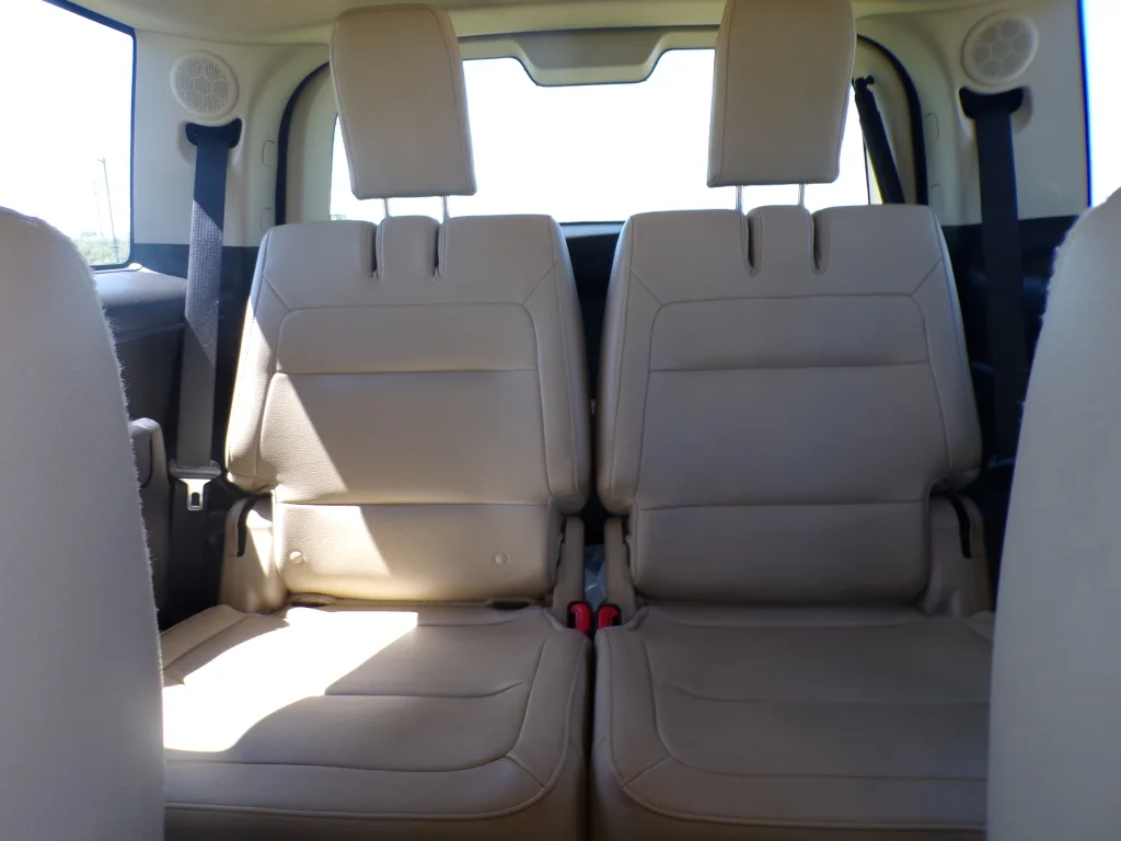 Used 2016 Too Good To Be Blue Metallic Ford Limited image 12