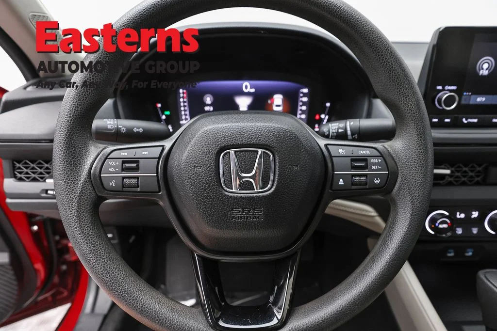 Used 2025 Red Honda SE image 10