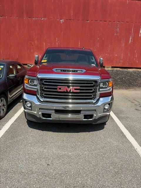 Used 2018 Red GMC SLT image 2