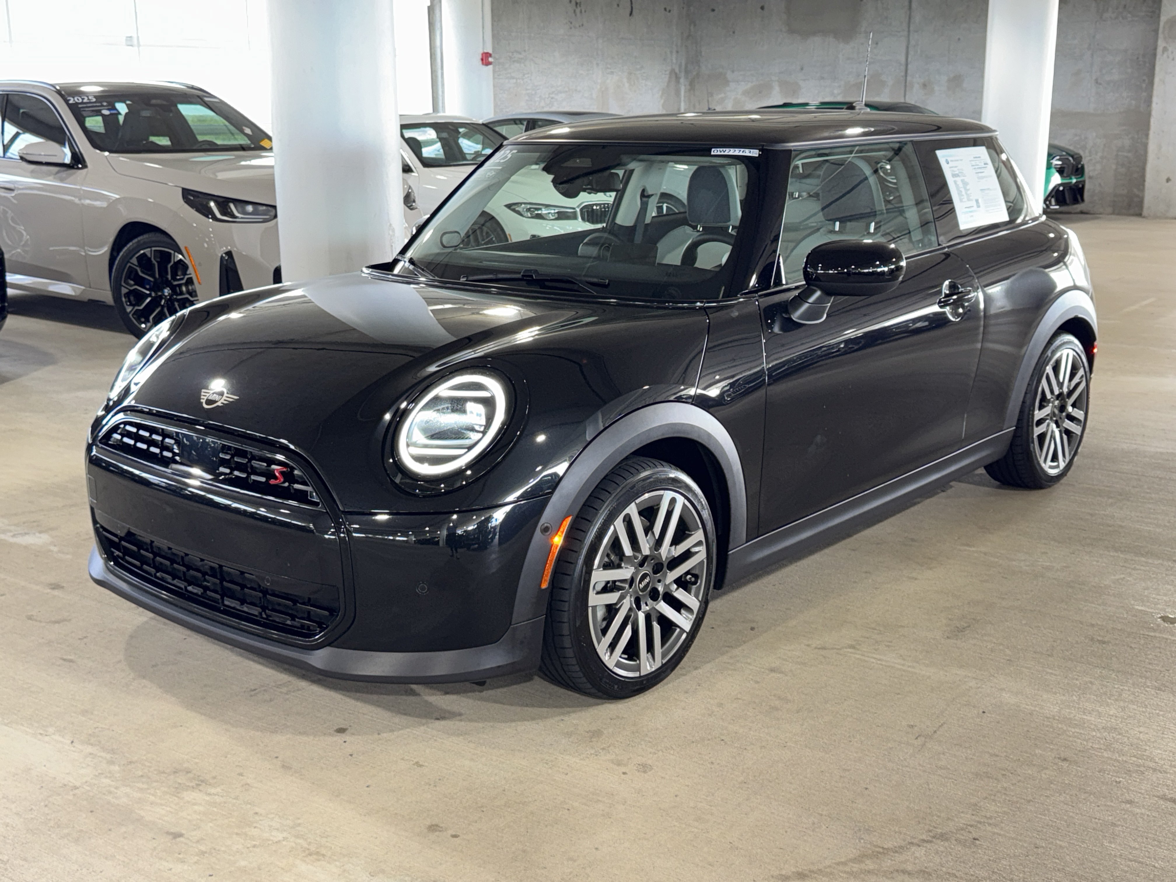 Certified Used 2025 Midnight Black MINI Signature Plus image 4