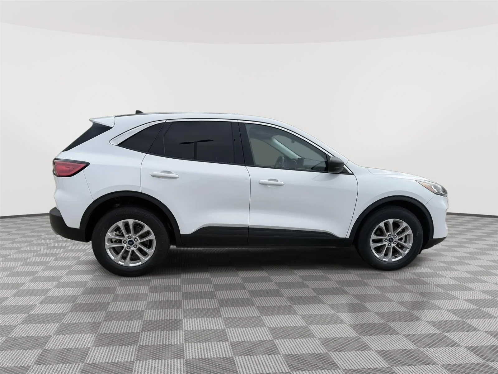Certified Used 2022 Oxford White Ford SE Hybrid image 8