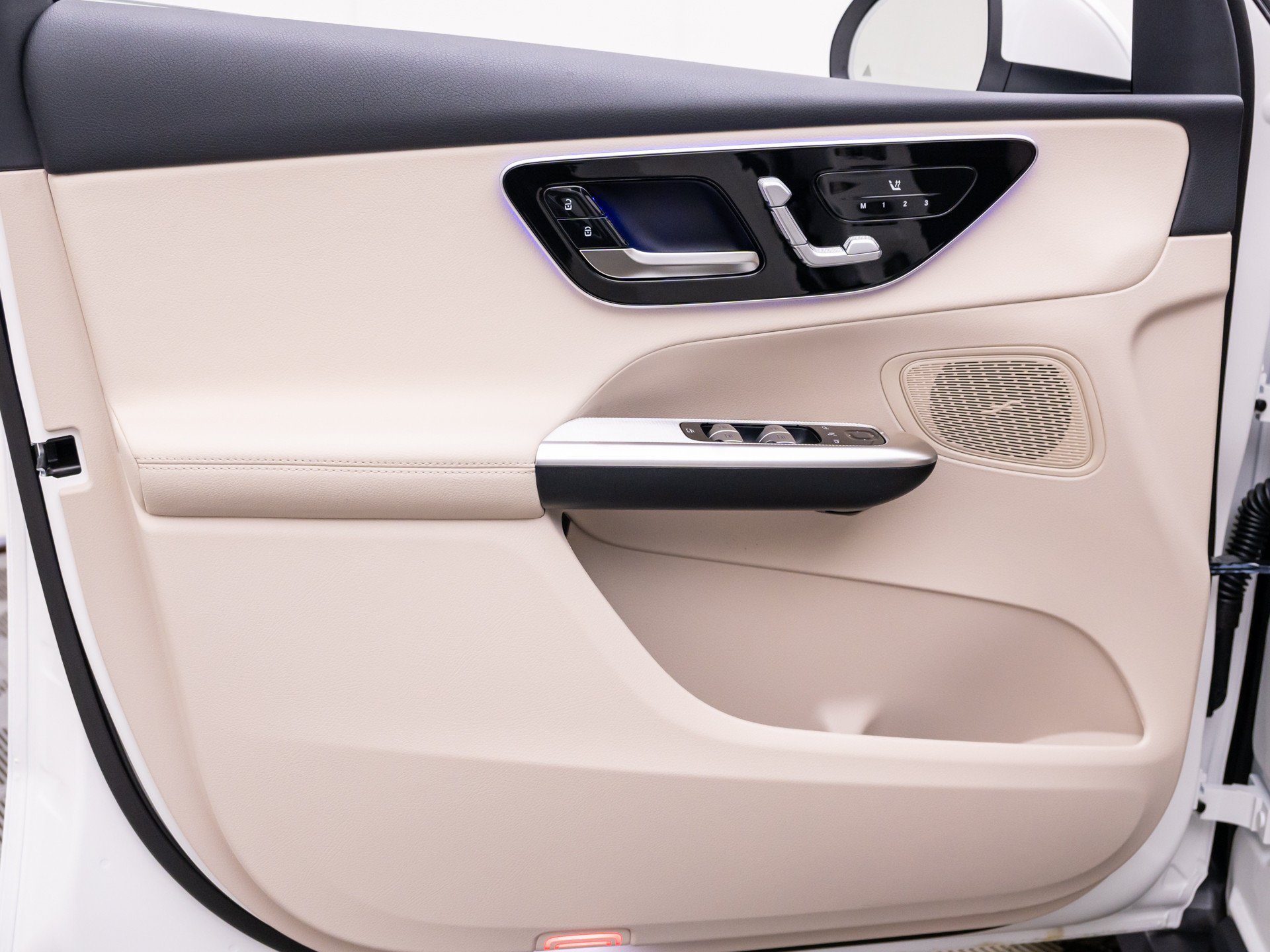 New 2026 White Mercedes-Benz GLC 300 image 50