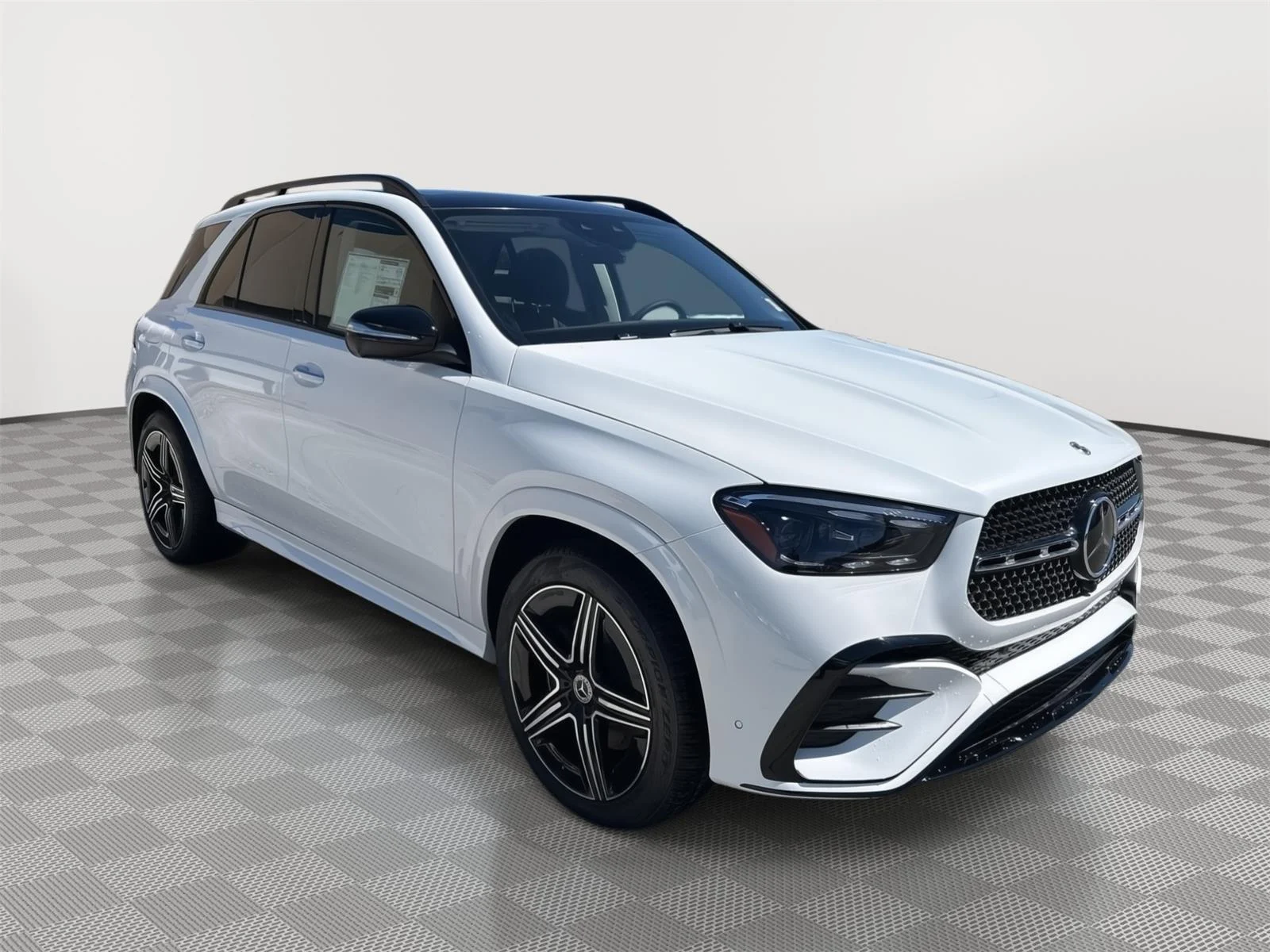 New 2026 MANUFAKTUR Moonlight White Metallic Mercedes-Benz GLE 350 image 1