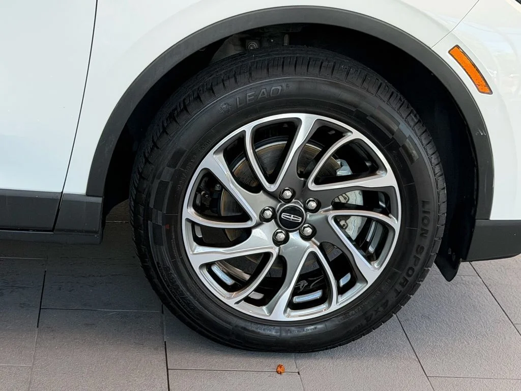 Used 2022 White Lincoln Standard image 9