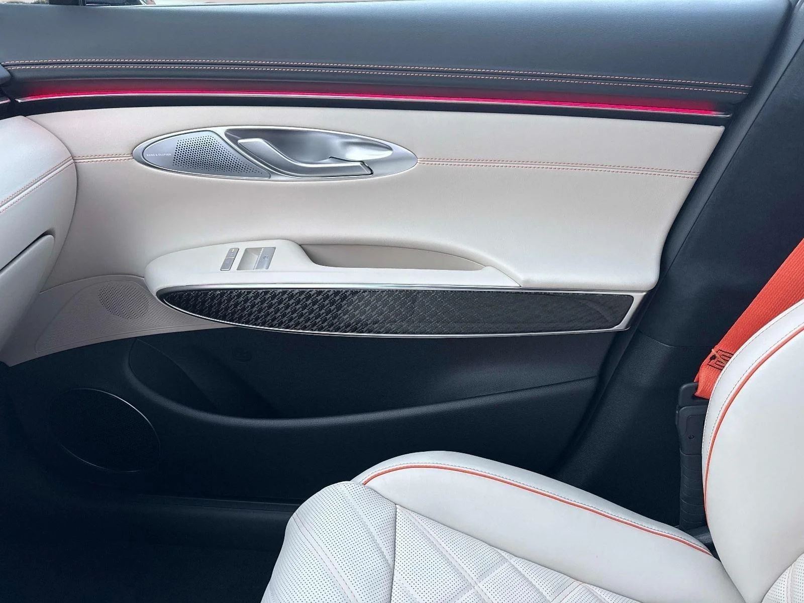 New 2026 Uyuni White Genesis 3.5T Sport Prestige image 23