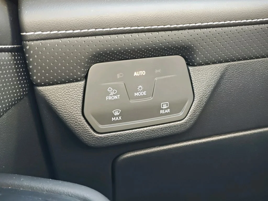 2025 Volkswagen Atlas SE w/Tech - Photo 16