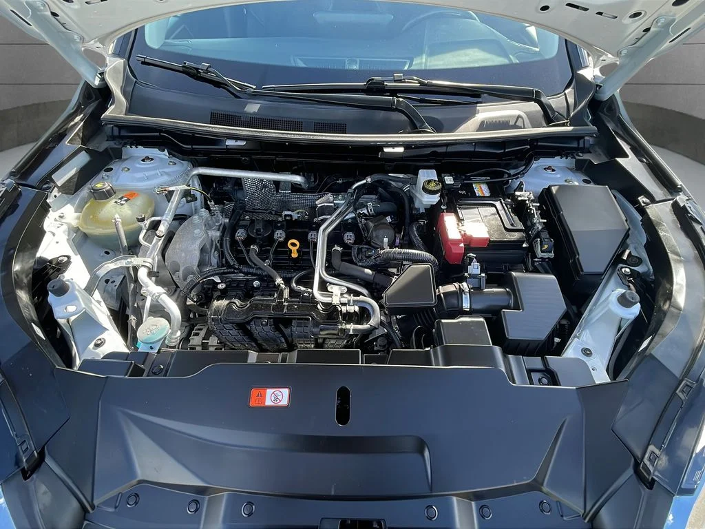 Used 2024 Silver Mitsubishi SE image 22