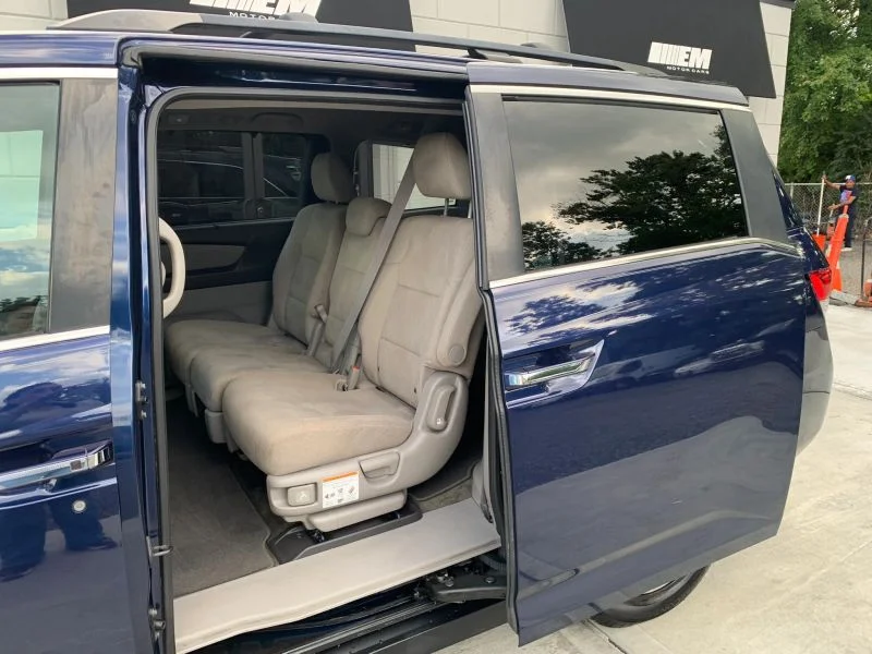 Used 2016 Blue Honda EX Minivan 4D image 21