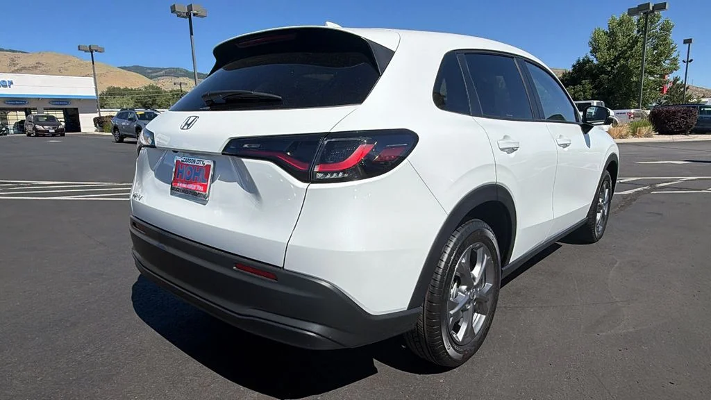 New 2027 Platinum White Pearl Honda LX image 3
