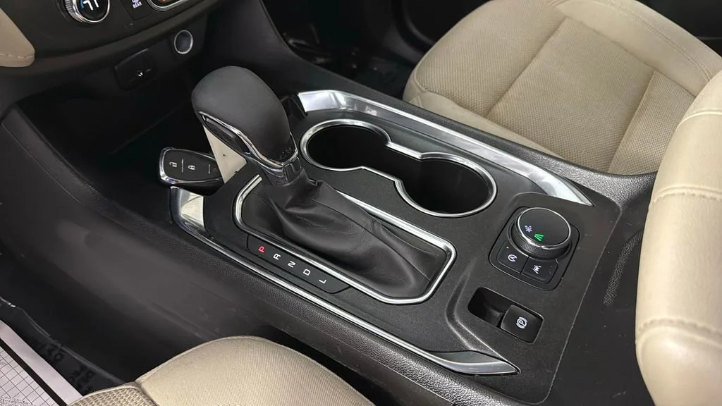 Used 2023 Summit White Chevrolet LS image 18