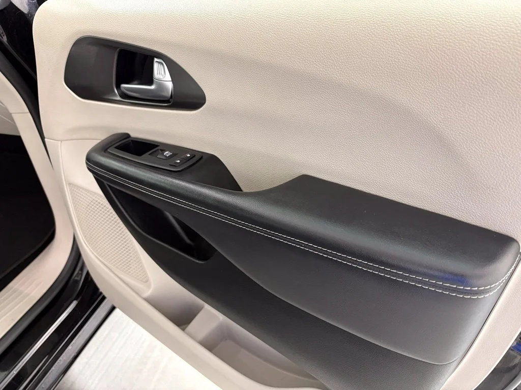 Used 2024 Black Chrysler Touring L image 40