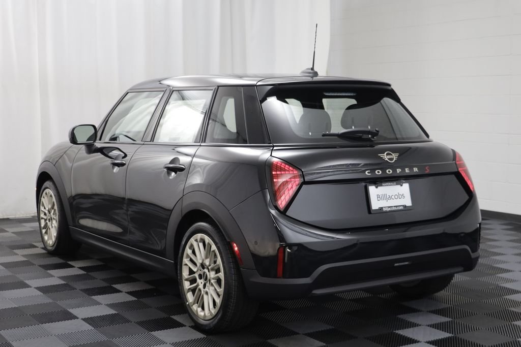 New 2026 Midnight Black MINI Iconic image 15