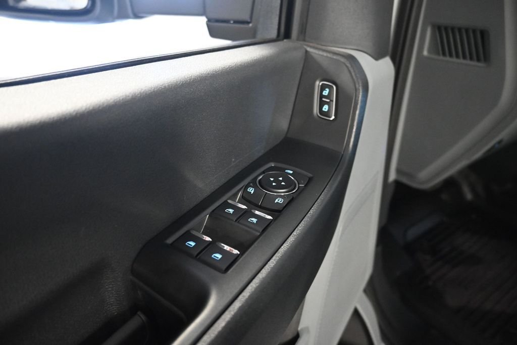 New 2026 Oxford White Ford XL image 12