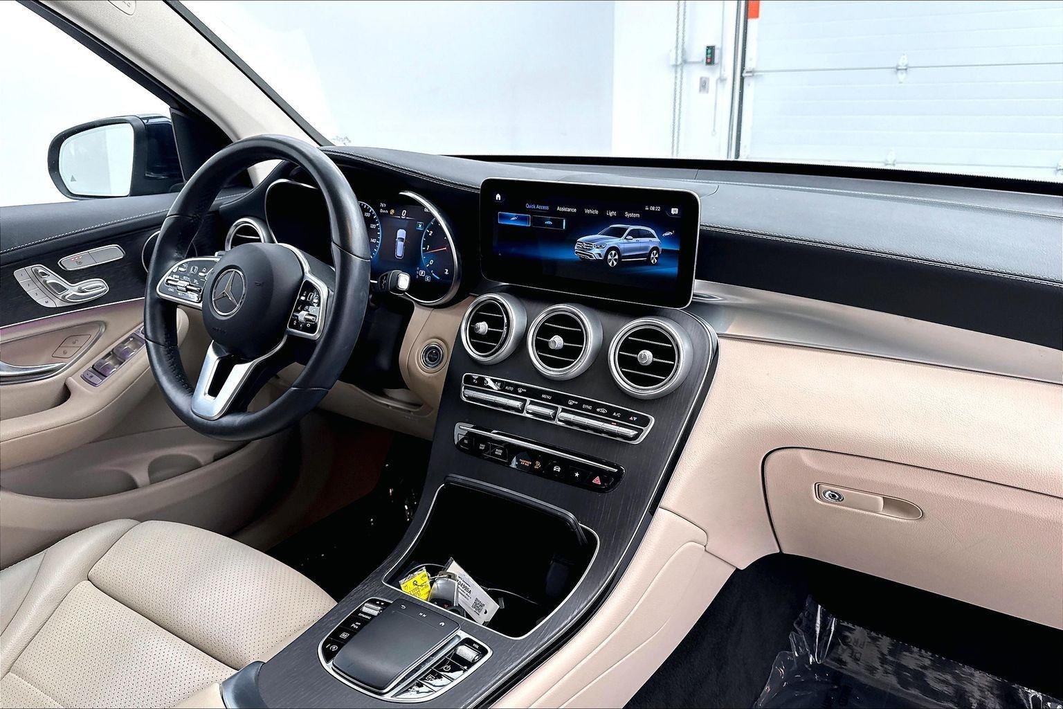 Used 2022 Lunar Blue Metallic Mercedes-Benz GLC 300 image 33