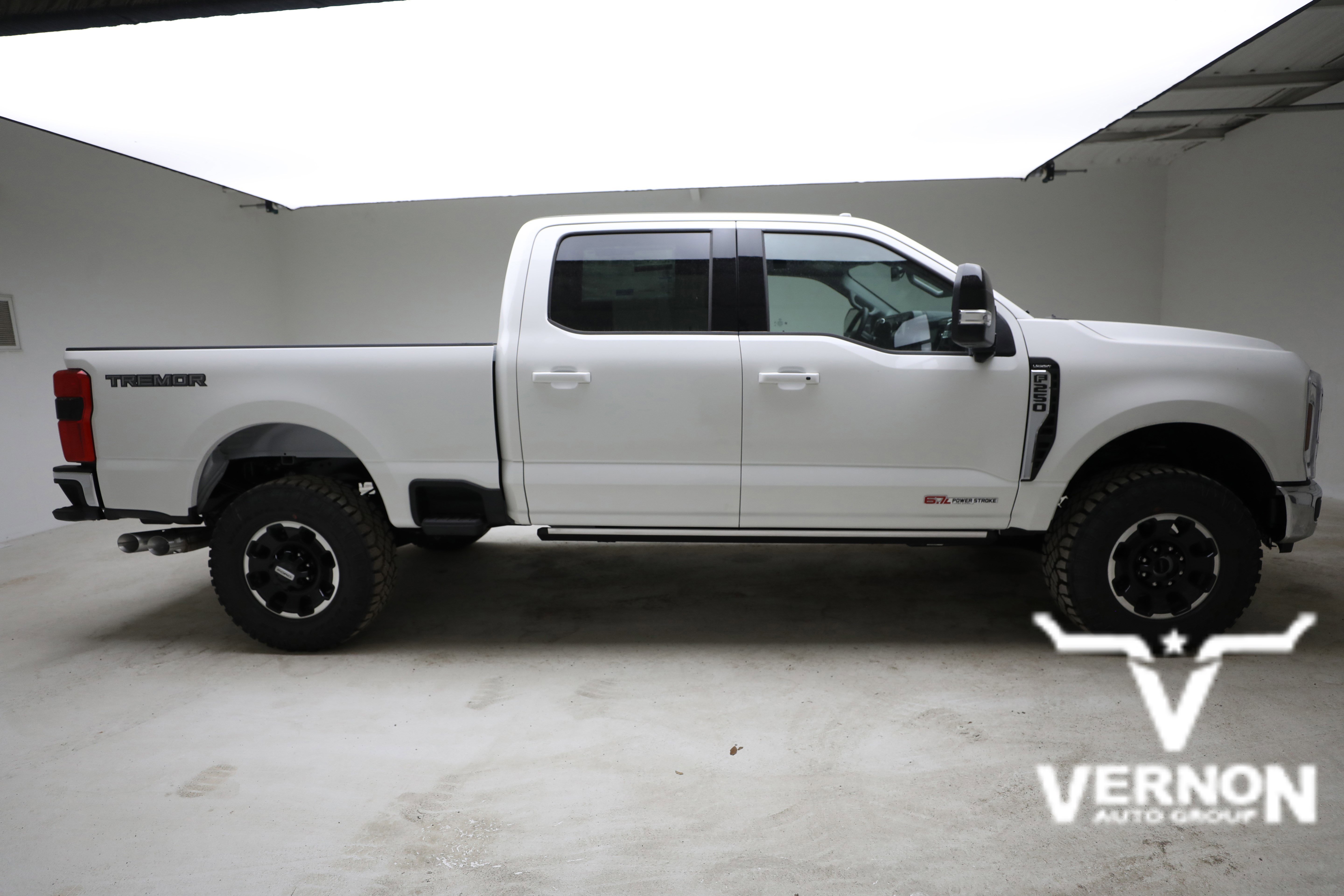 New 2026 Star White Metallic Tri-Coat Ford  image 6