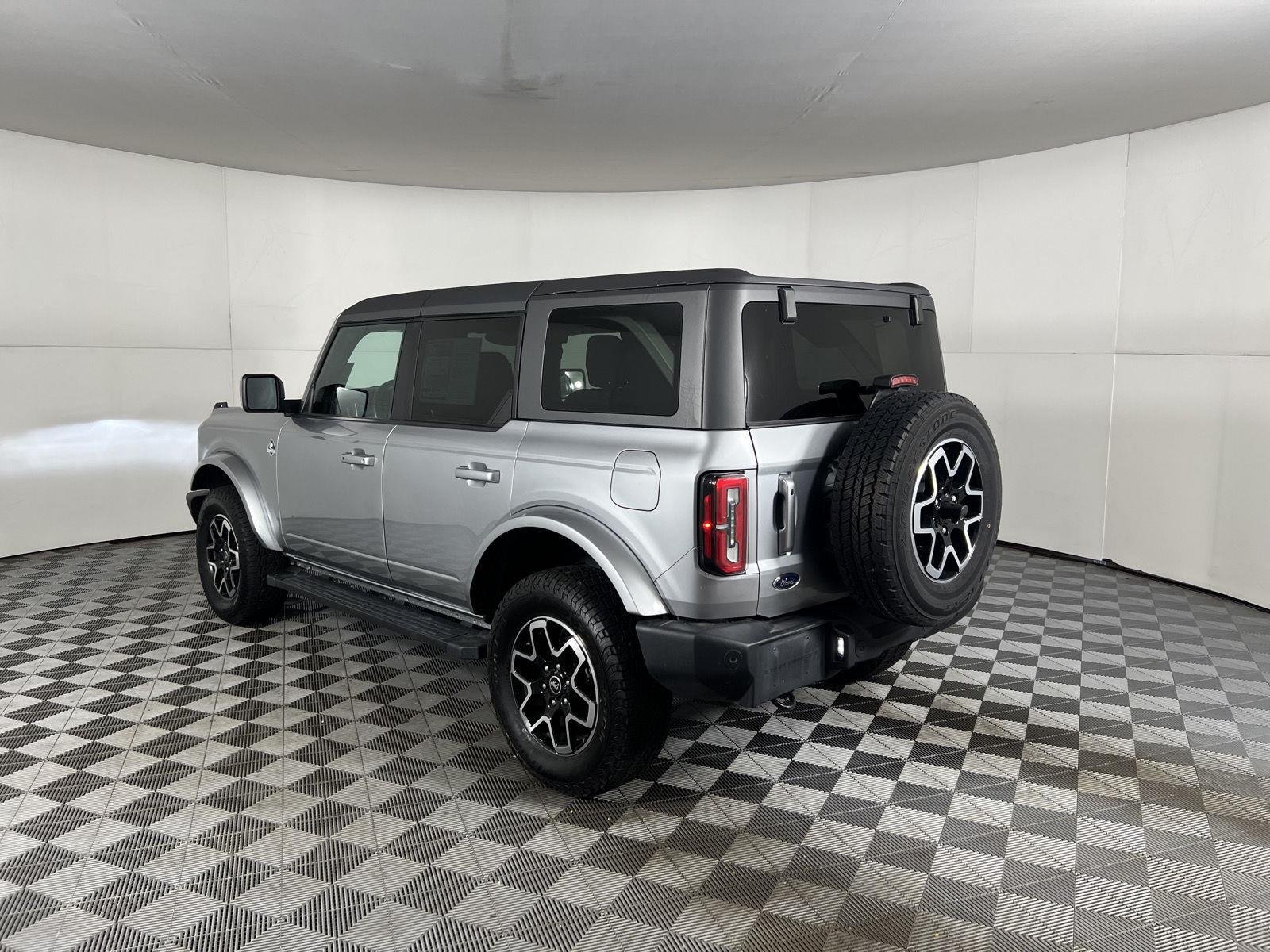Used 2023 Iconic Silver Ford Outer Banks image 3