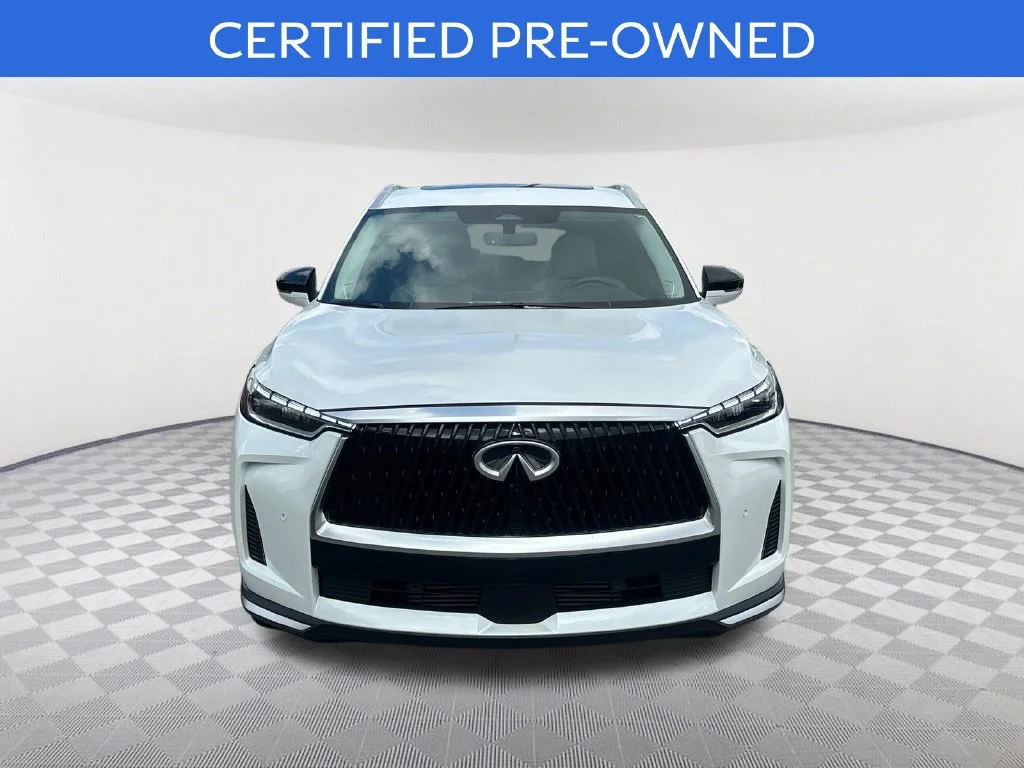 Certified Used 2027 White INFINITI LUXE image 2