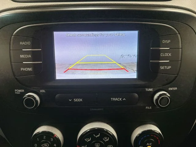 Used 2019 White Kia Base image 22