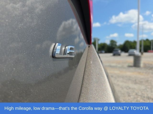 Used 2017 Gray Toyota LE image 17