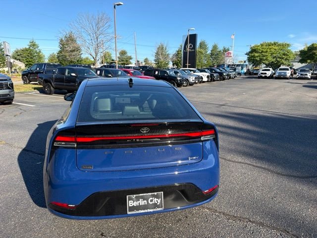 New 2027 08q4 Toyota  image 6