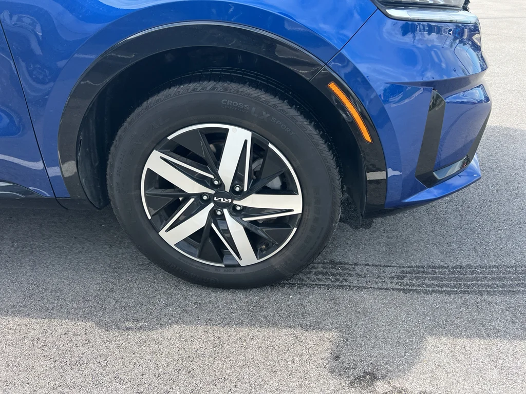 Used 2022 Sapphire Blue Kia S image 4