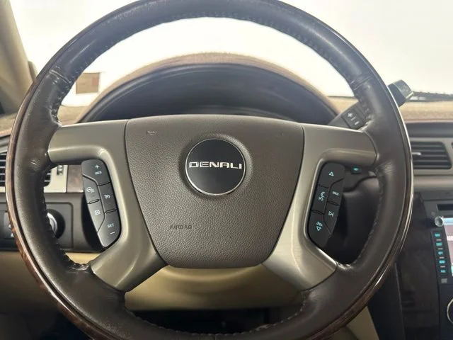 Used 2014 Onyx Black GMC Denali image 18