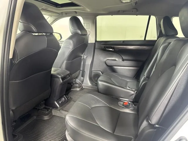 Used 2023 Pearl Toyota Limited image 12