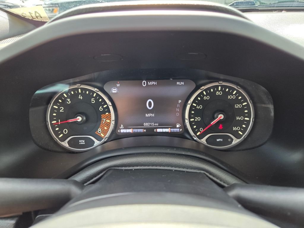 Certified Used 2022 White Jeep Latitude image 29