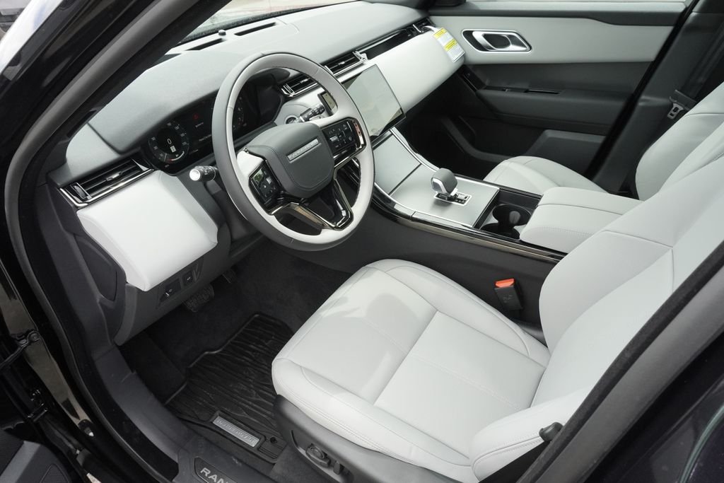 New 2026 Santorini Black Land Rover S image 18