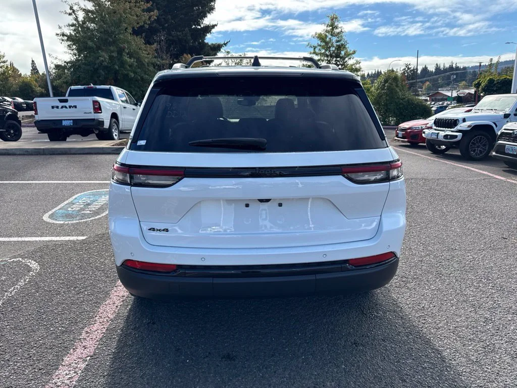 Used 2023 Bright White Clearcoat Jeep Altitude X image 8