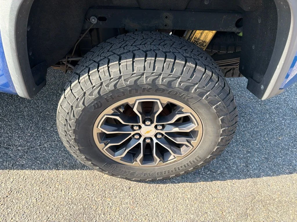 Used 2018 Blue Chevrolet ZR2 image 11