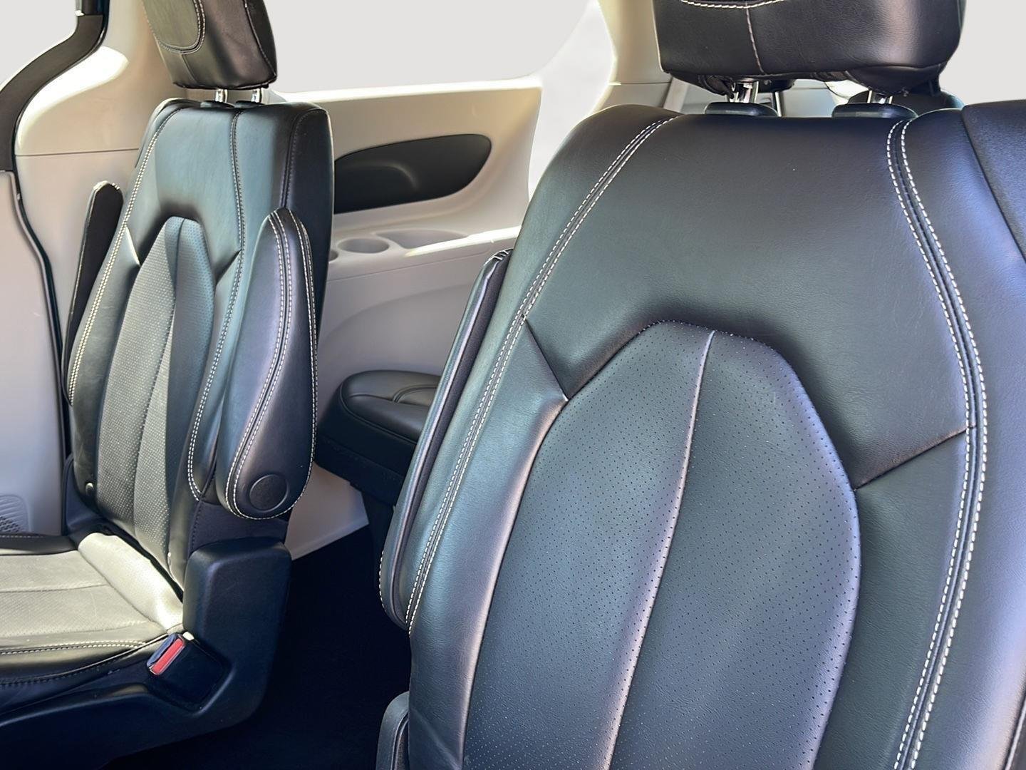 2023 Chrysler Pacifica Touring L - Photo 16