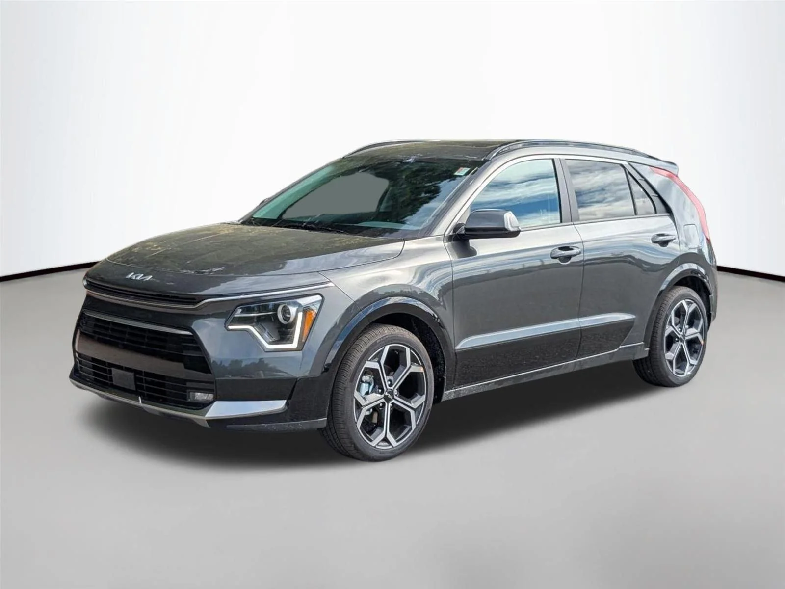 2025 Kia Niro EX Touring HEV's photo