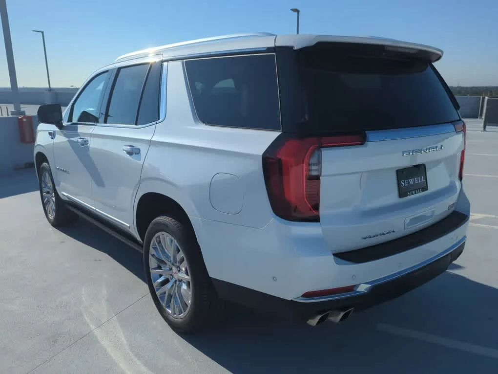 Used 2025 White Frost Tricoat GMC Denali image 4